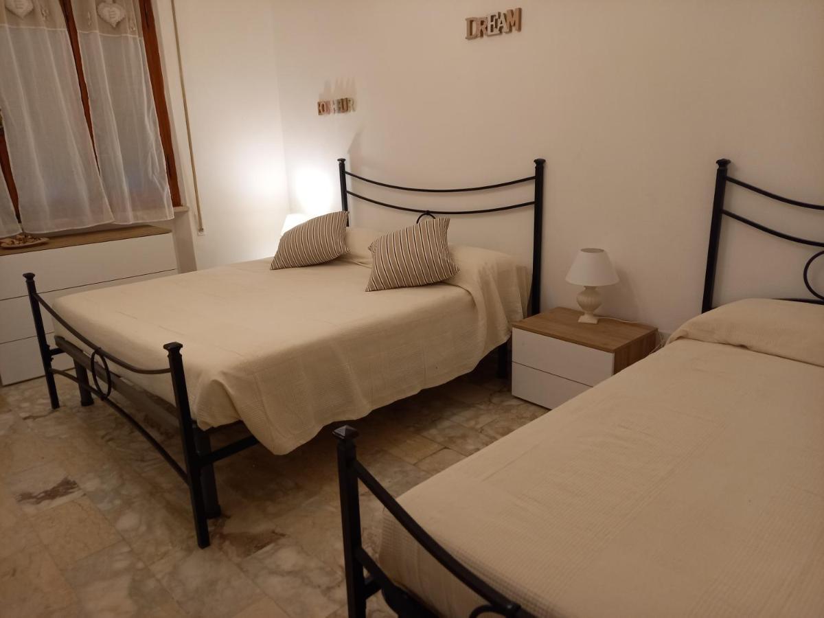 Bilocale Climatizzato A 850M Dalla Spiaggia Casa Katia Marina di Massa Exterior foto
